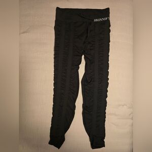 SKINNIFY Black Resistance Leggings